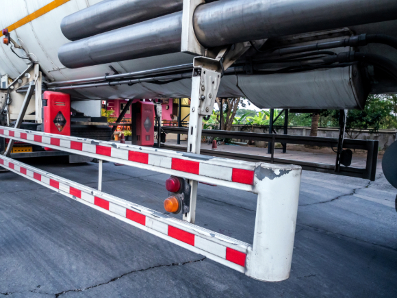 Trucking Side Guards Could Save Lives