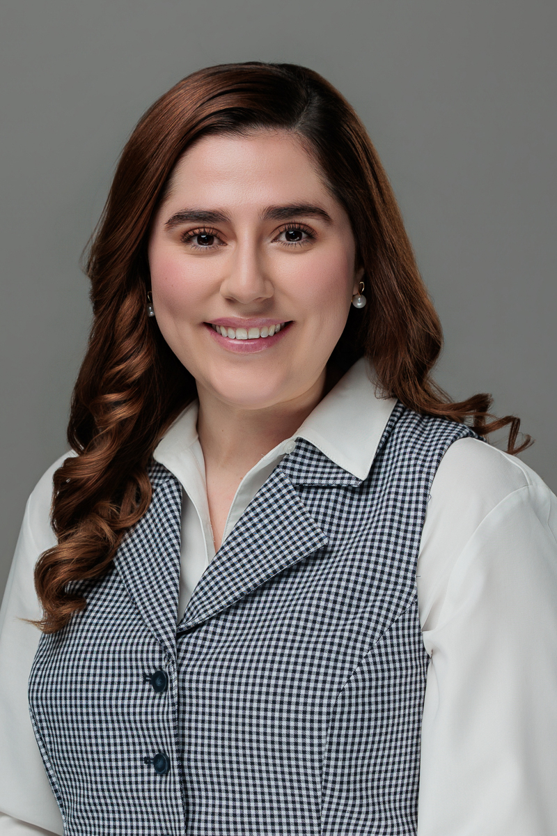 Lesley Garcia Headshot 2026